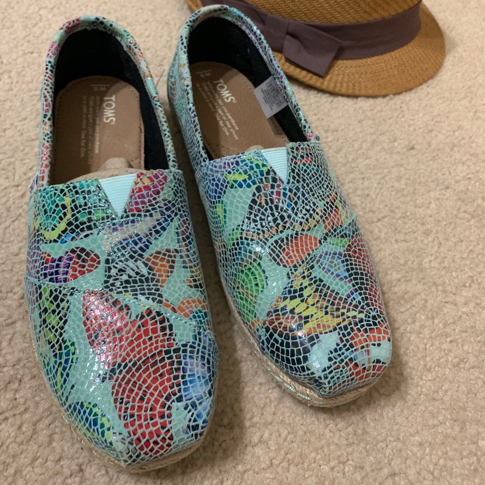 NEW Toms Blue Leather Espadrilles - Size 8